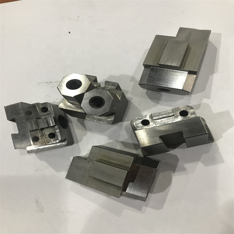 手板如何通過硅膠復模方式制作 ｜ 協和模型